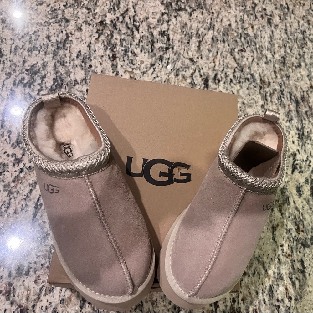 UGG Tan Platform Slippers - Picture 2 of 3